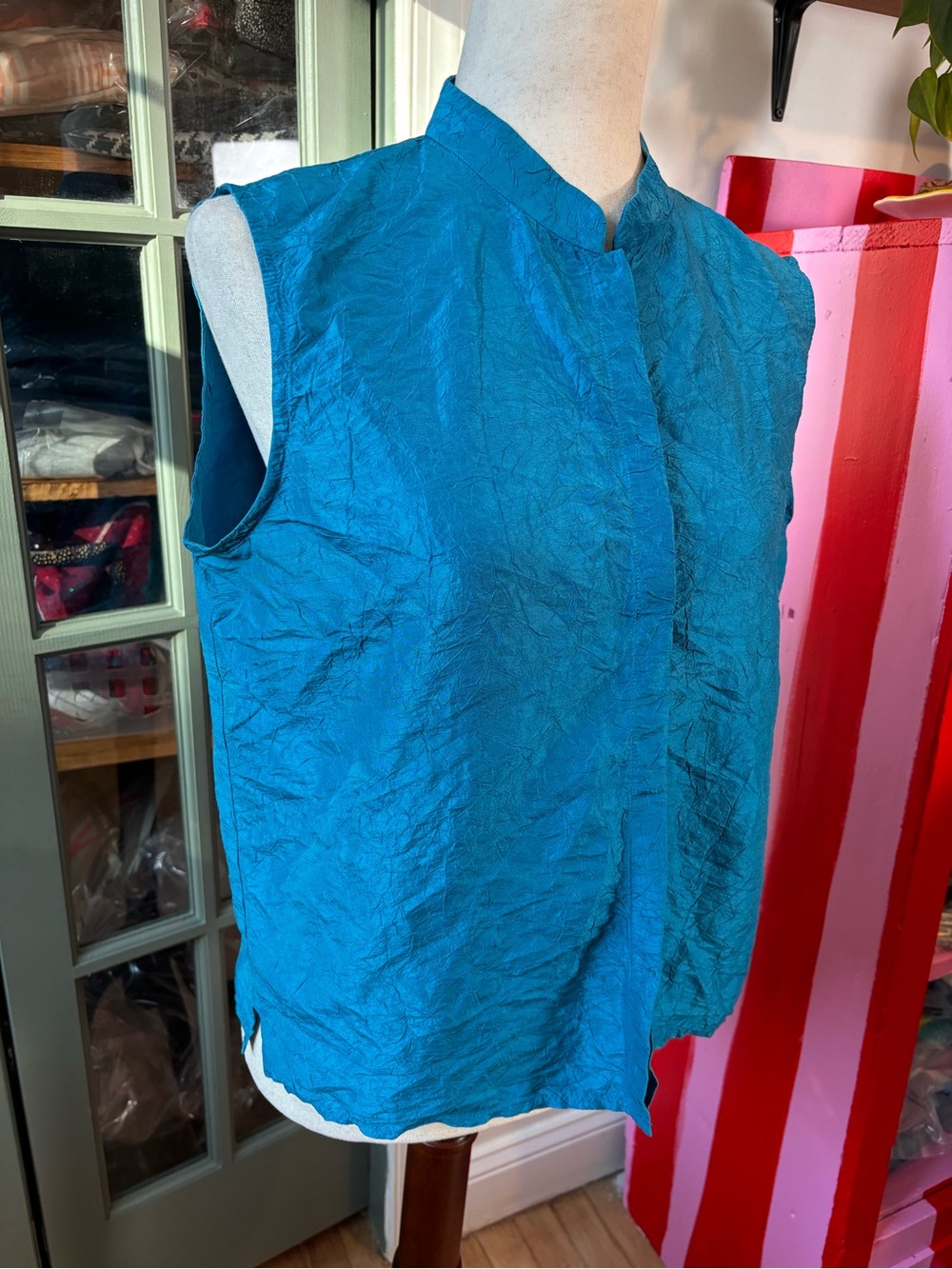 Eileen Fisher 100% Silk Crinkle Sleeveless Blouse M Teal Hidden Button Front